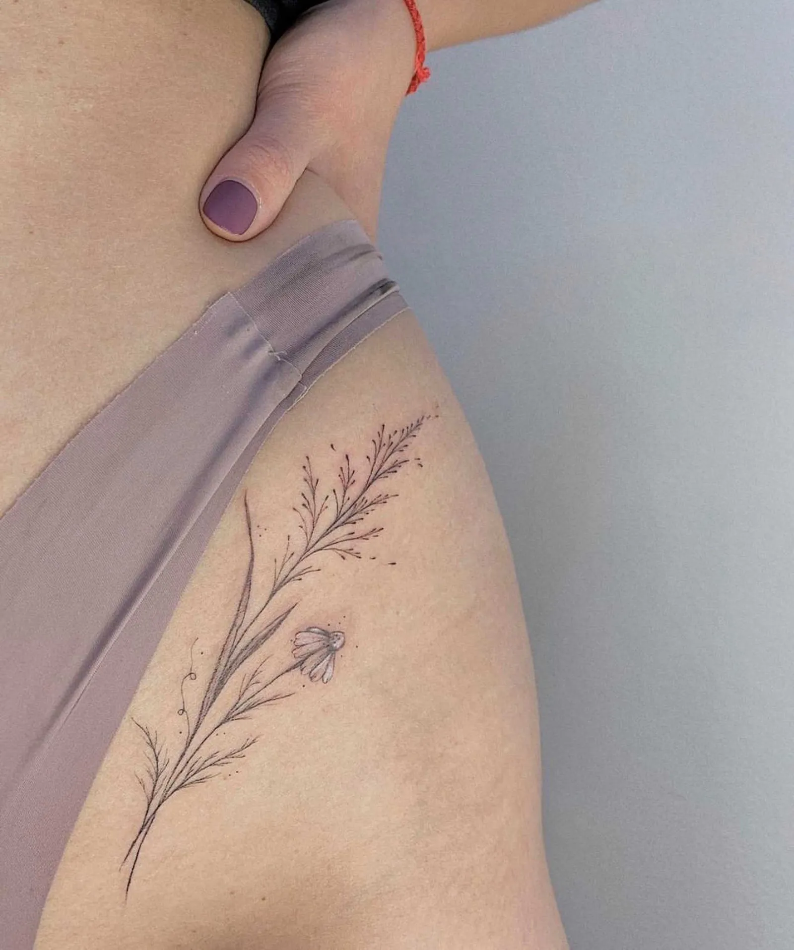 35+ Stunning Hip Bone Tattoo Ideas You Can't Miss